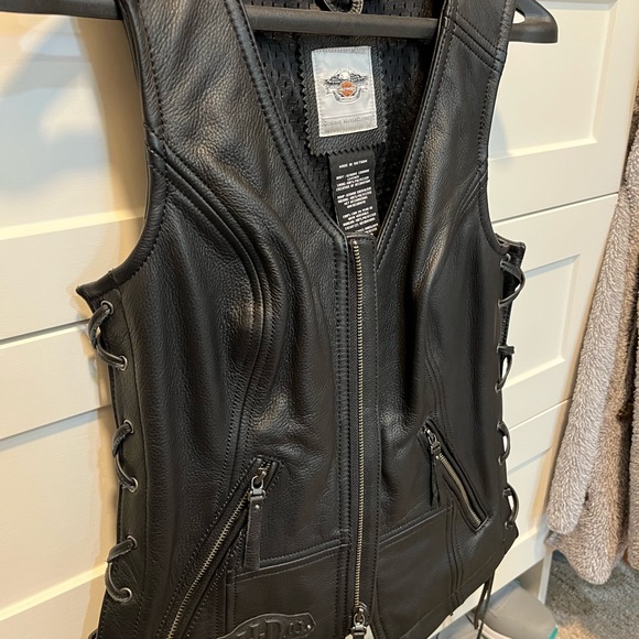 Leather vest - Picture 4 of 6
